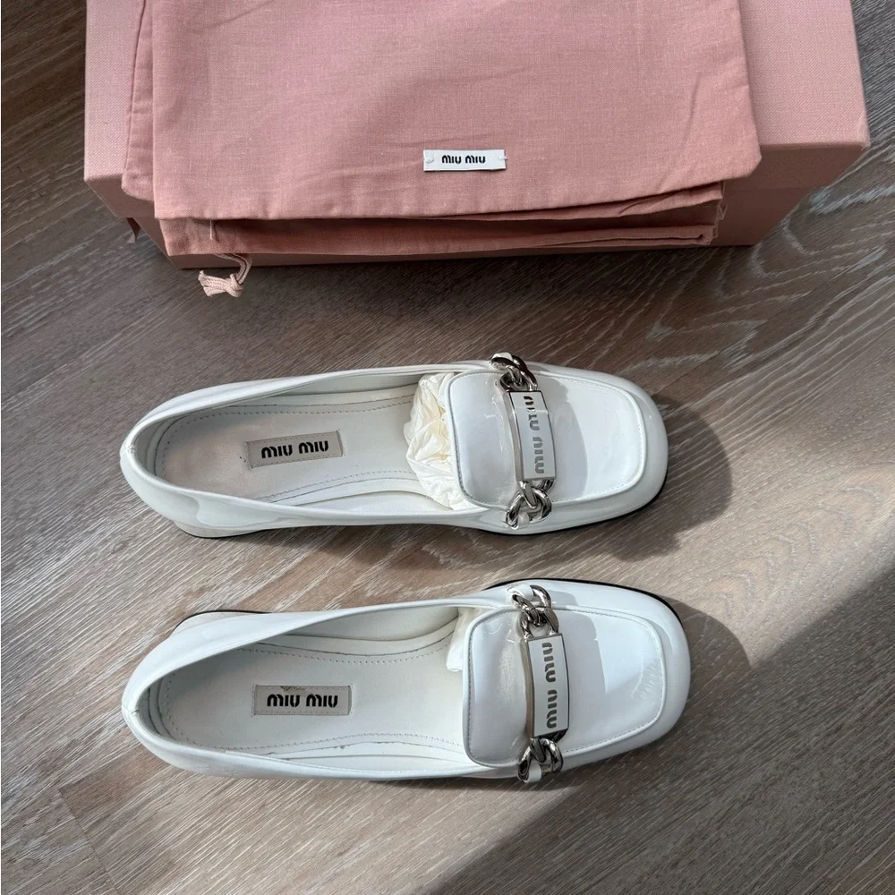 Miu Miu White Patent Leather Chain Logo Loafers Size 37 w/ Box & Dust Bag - Picture 2 of 9